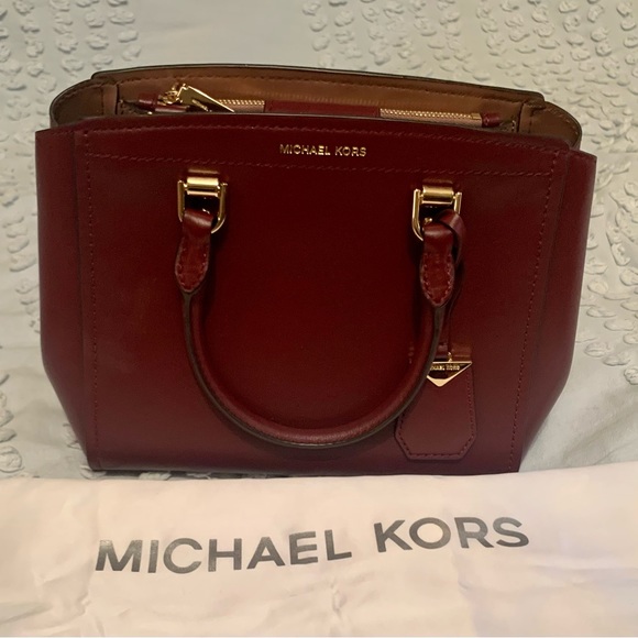 Michael Kors small wine coloured purse - Picture 2 of 12